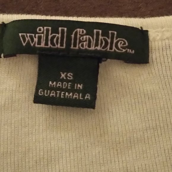 WILD FABLE SHORT SLEEVE V NECK CROPPED TEE - Picture 2 of 4